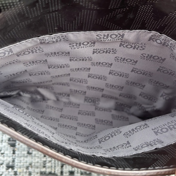Micheal Kors crossbody bag - Picture 4 of 4